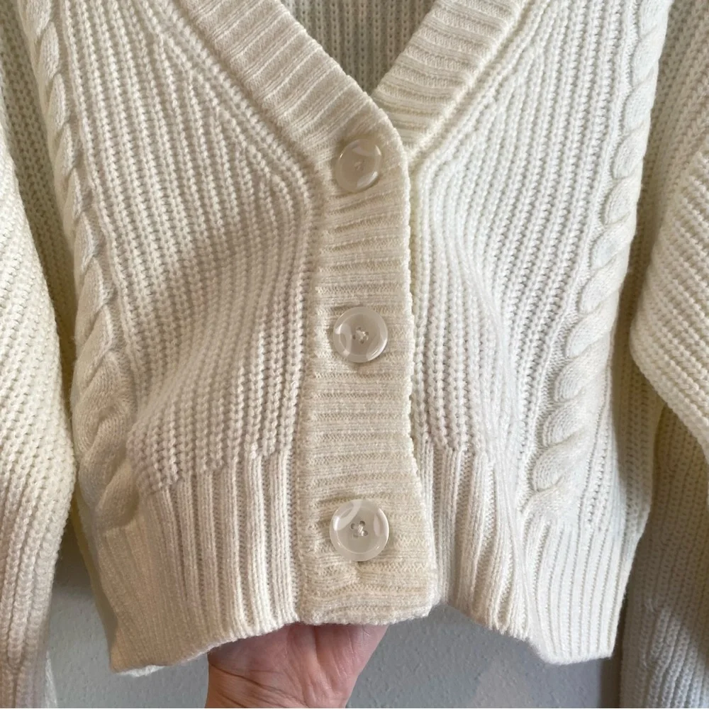 Cream Cropped Cable-Knit V-Neck Cardigan Sweater Size S neutral Cozycore - Picture 5 of 9